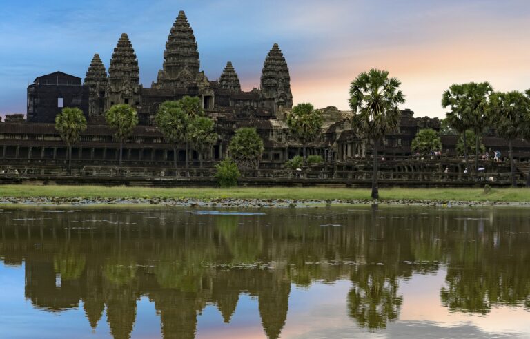 Angkor Wat Sunrise Photography Guide| Best Photo Spots in Siem Reap